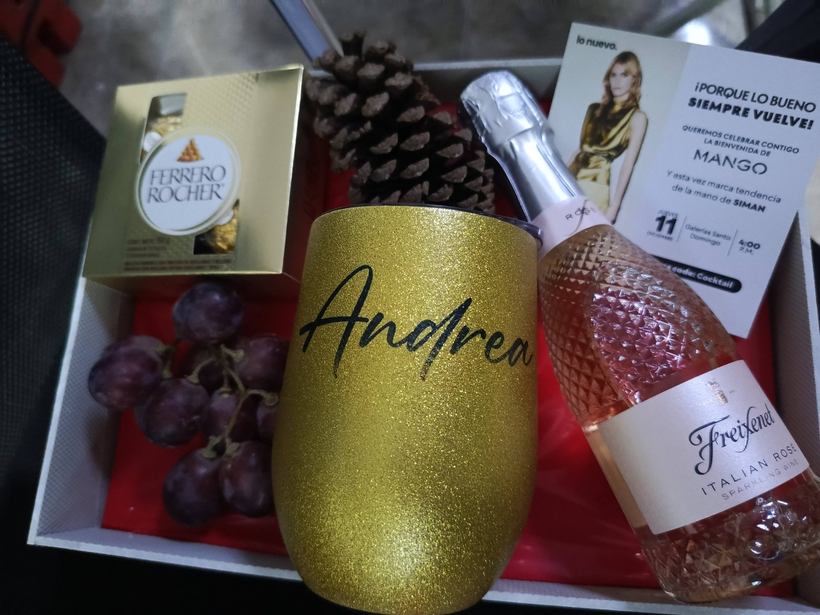 Vaso grande blanco personalizado con nombre.